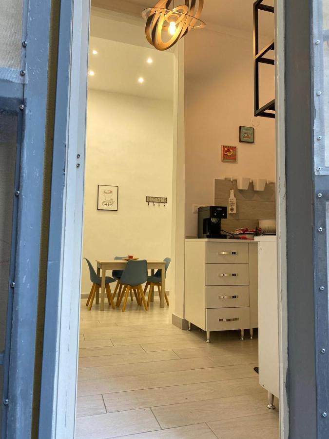 Centro Storico Loft Incantevole Con Giardino Naples